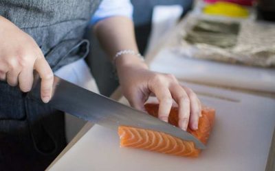 El pescado azul y eneldo, juntos refuerzan aún más los huesos