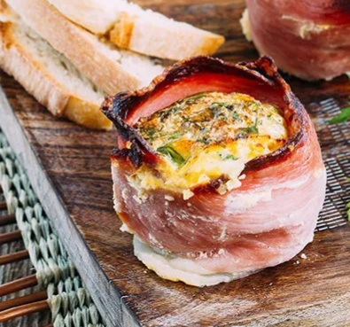 Huevo en cazuela de jamón serrano